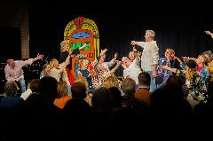 Voices en Tint maken een reis door de tijd